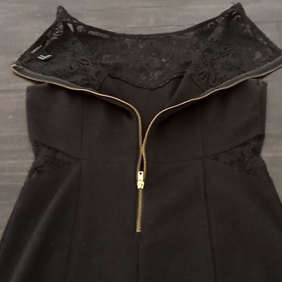 Forever 21 mini dress lace detail on waist and chest zipper back good condition - Picture 6 of 6